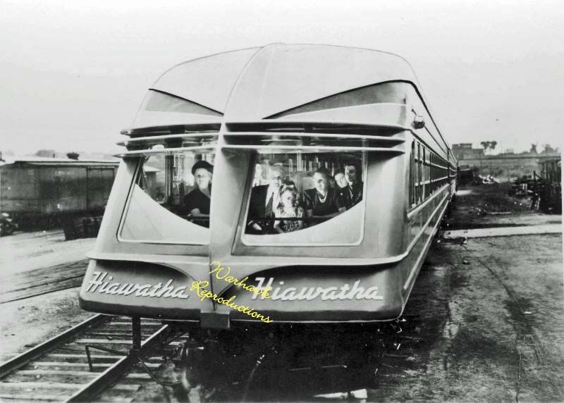 Milwaukee Road Hiawatha "Beavertail" Obs Car 5x7 photo