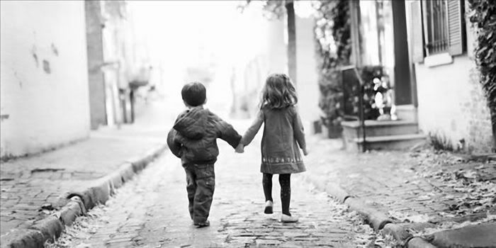 1254113145_children_and_parents_23.jpg