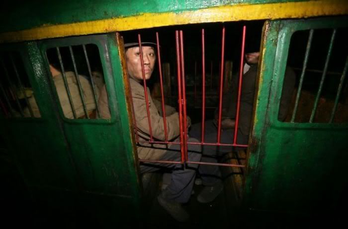 1254977667_chinese_miners_12-1.jpg