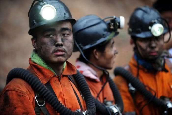 1254977683_chinese_miners_19-1.jpg