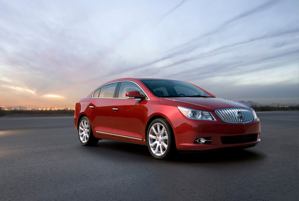 2010-buick-lacrosse-cxs_05.jpg