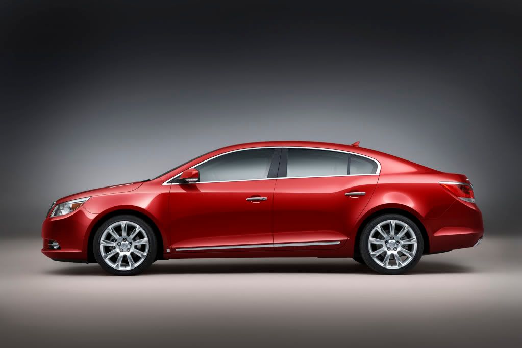 2010-buick-lacrosse-cxs_06.jpg