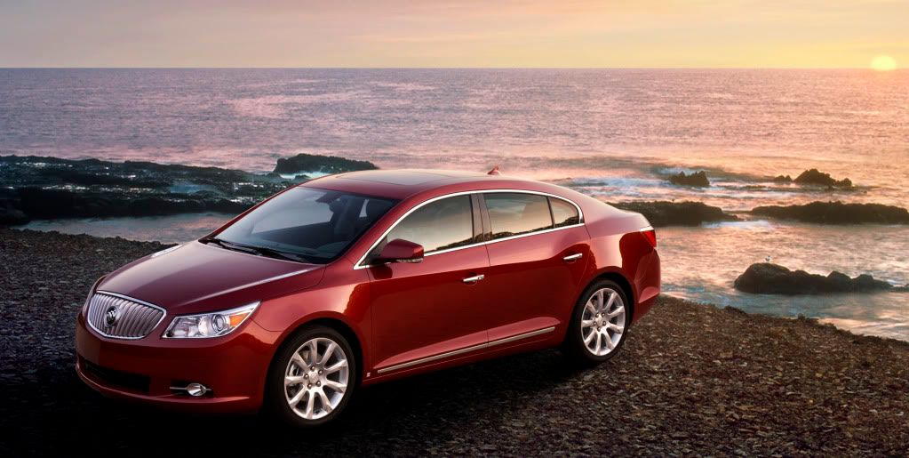 2010-buick-lacrosse-cxs_07.jpg