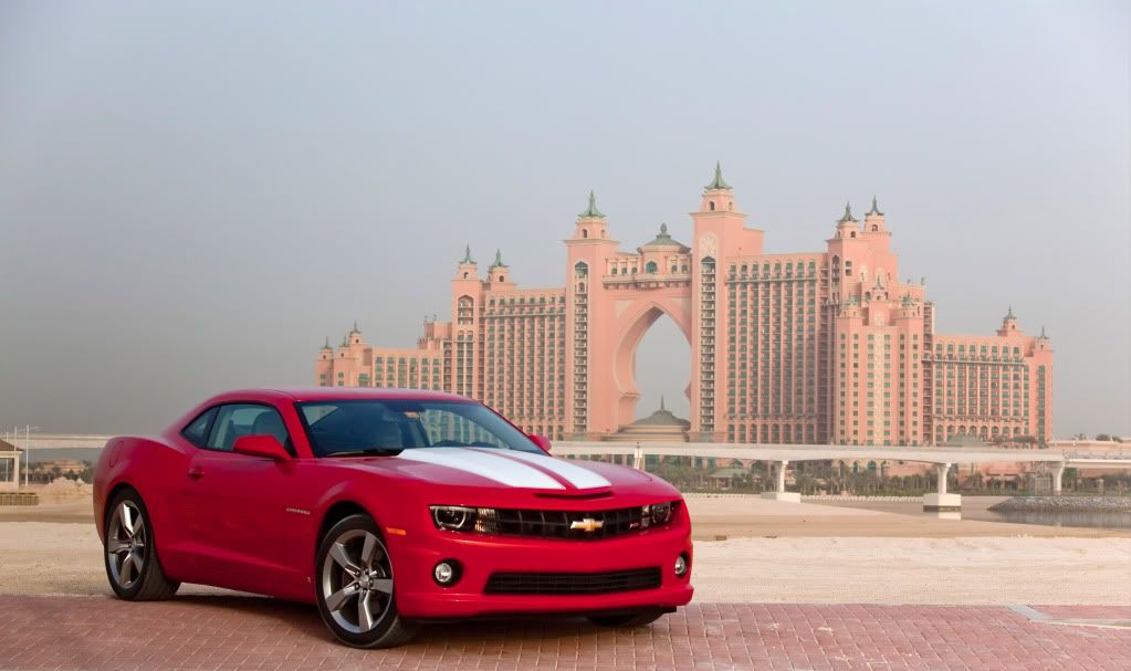 2010-chevrolet-camaro-in-middle--36.jpg