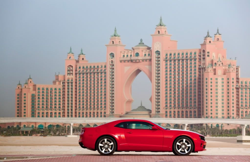 2010-chevrolet-camaro-in-middle--38.jpg