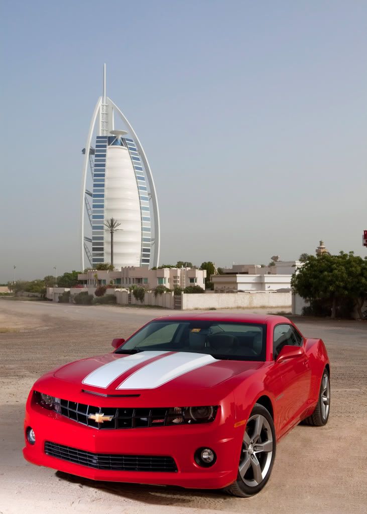 2010-chevrolet-camaro-in-middle--42.jpg