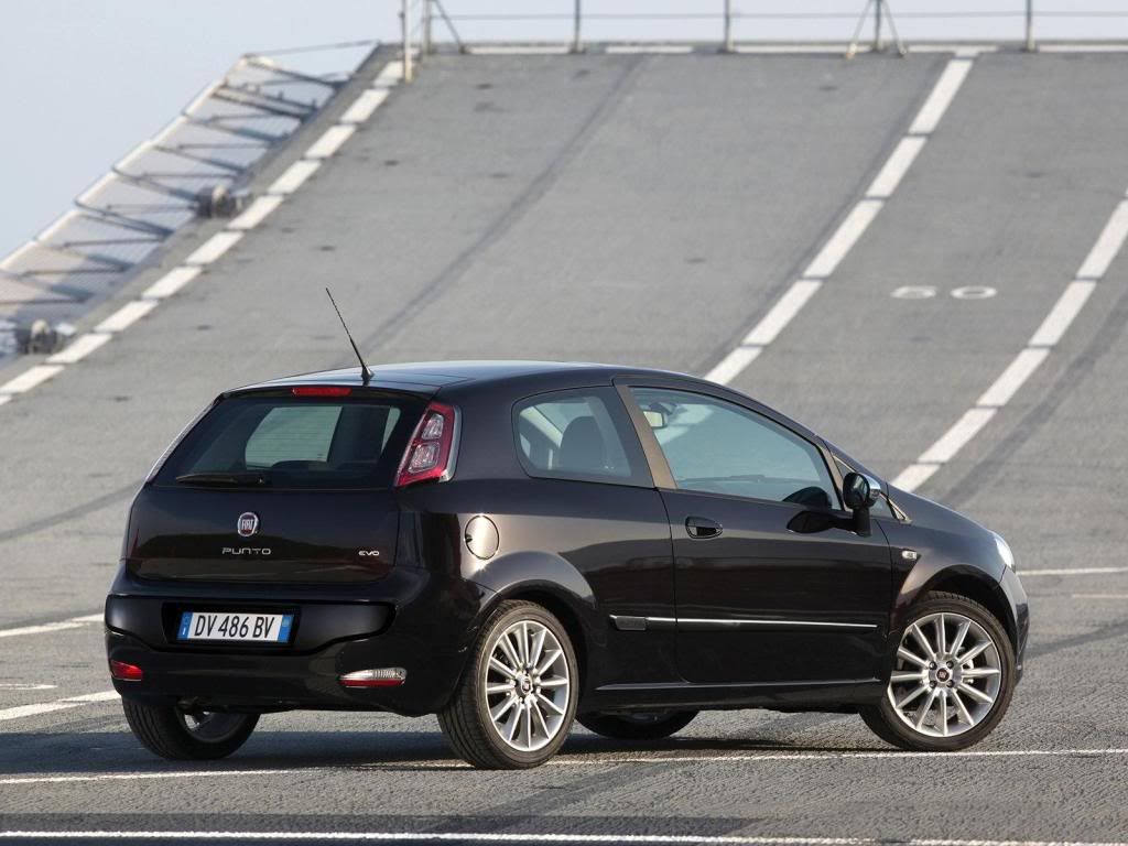 Fiat-Punto_Evo_2010_1600x1200_wa-10.jpg