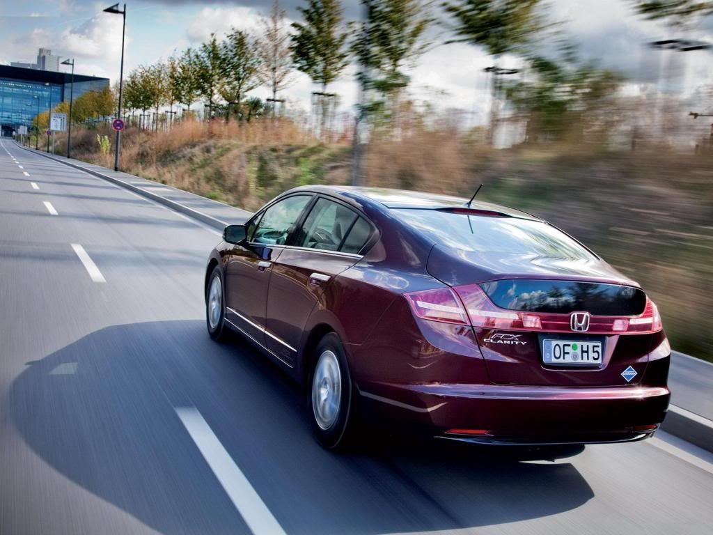 Honda-FCX_Clarity_2010_1600x1200-4.jpg