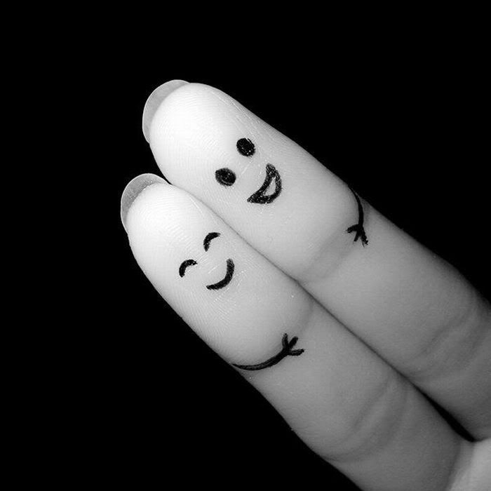 1253162275_black_and_white_02.jpg