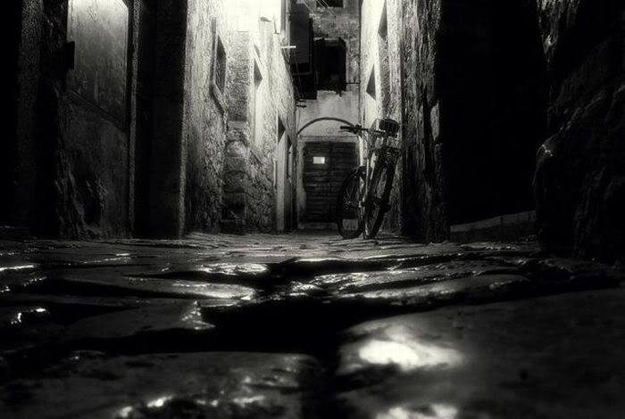 1253162287_black_and_white_34.jpg