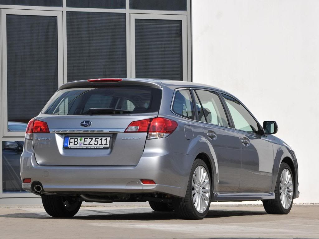 Subaru-Legacy_Tourer_2010_1600x1-4.jpg