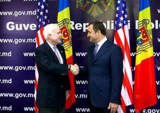 John McCain, armata rusa, încălcare gravă, integritatea statalităţii, Republica Moldova, Filat