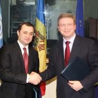 Guvernul Republicii Moldova şi partenerii de dezvoltare au semnat la Bruxelles Programul de asistenţă pentru Moldova pentru anii 2011-2013 în valoare de 1,936 mlrd. Euro (2,6 mlrd. dolari SUA)