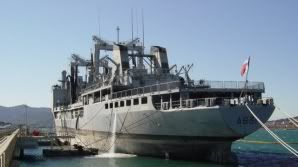 Piraţii somalezi au atacat din greşeală o navă de război franţuzească