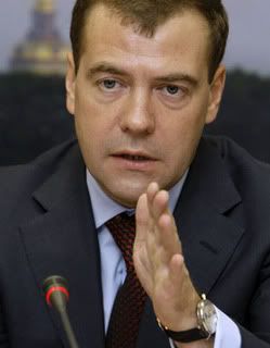 Medvedev, inarmari, ofensive